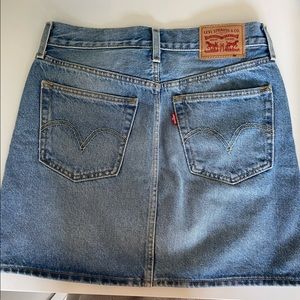Levi’s denim mini skirt
